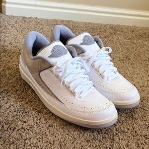 Jordan Men's White and Gray Sneakers